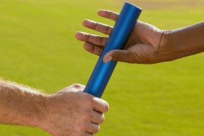 中国足球解说风格变化趋势与观众接受度评估，中国的足球解说