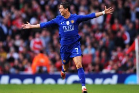 军训献血传言致争议 校方：不以献血定假，大学军训抽血检查什么