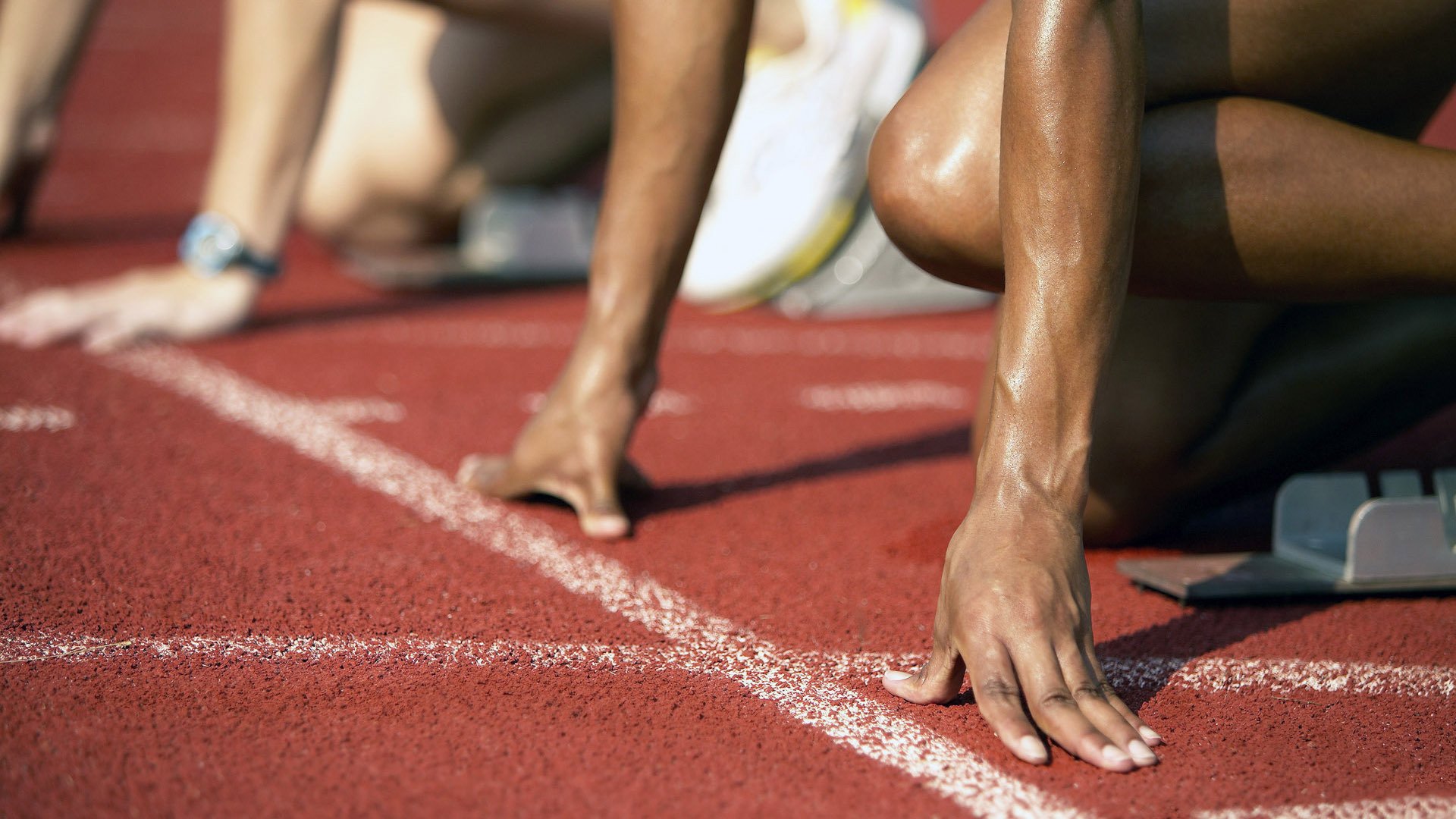 恩多耶-布鲁阿尔赛场表现引发媒体关注，恩多尔篮球